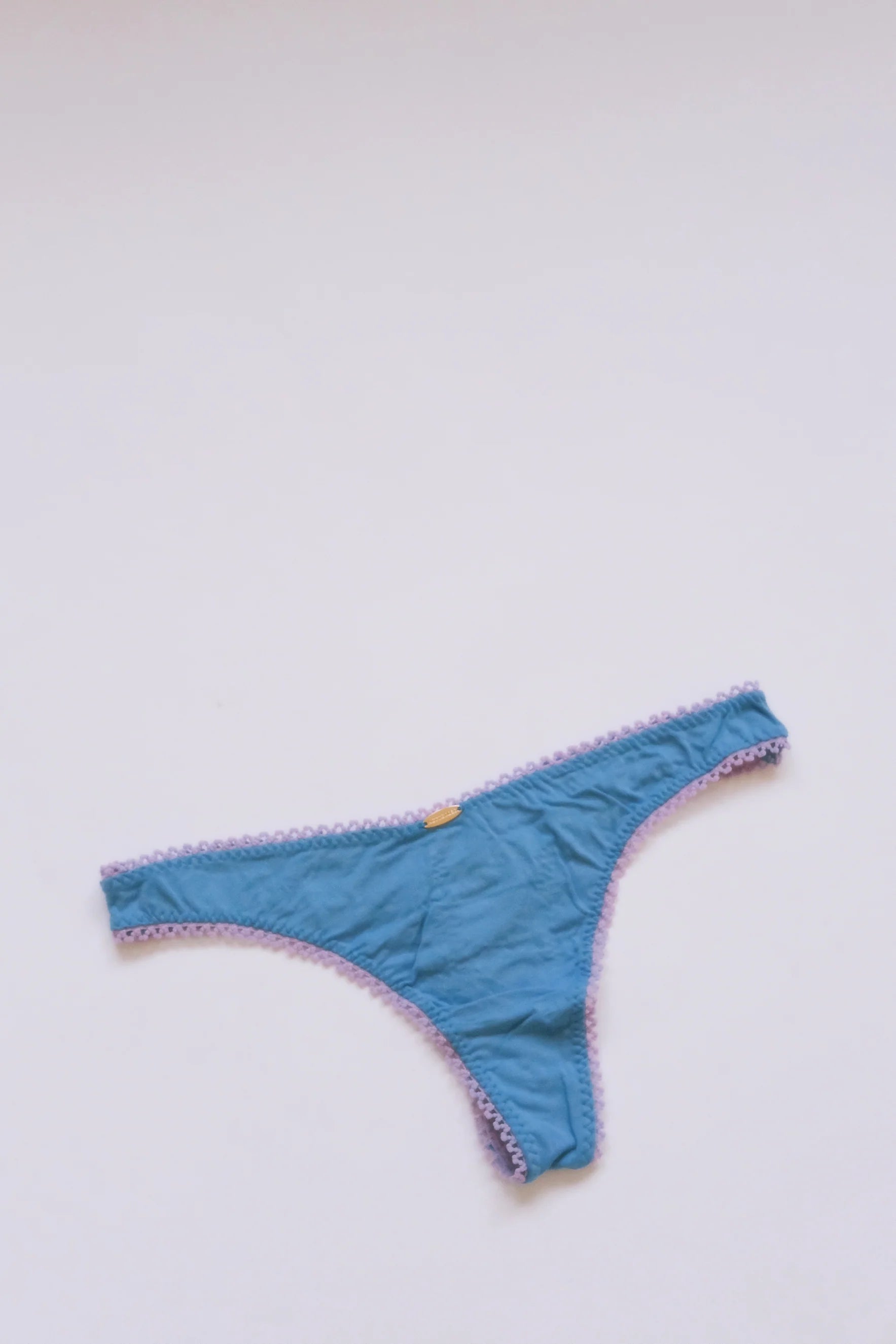 Nette Rose Bamboo Thong | Blue