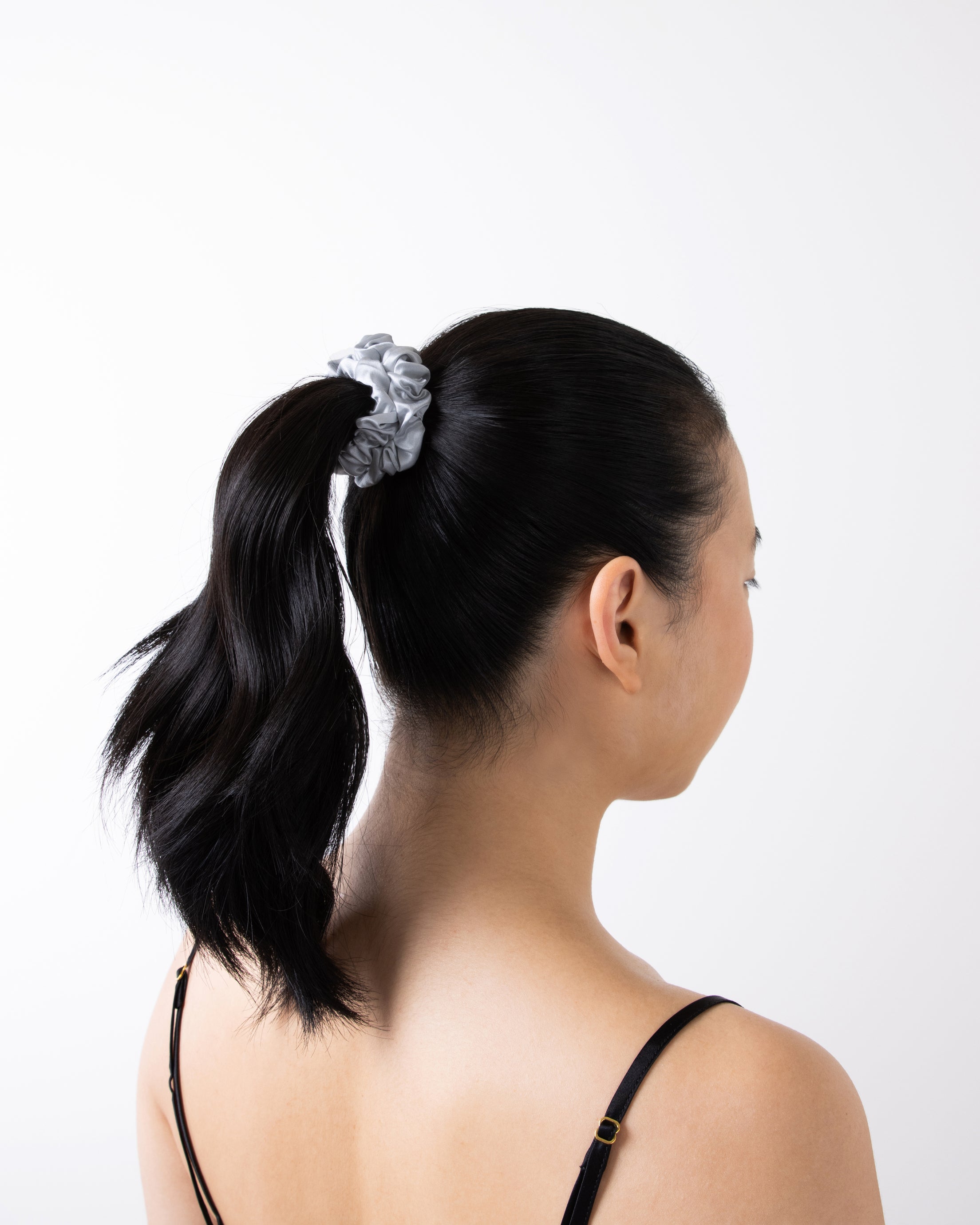 Souszy Mulberry Silk Medium Scrunchie