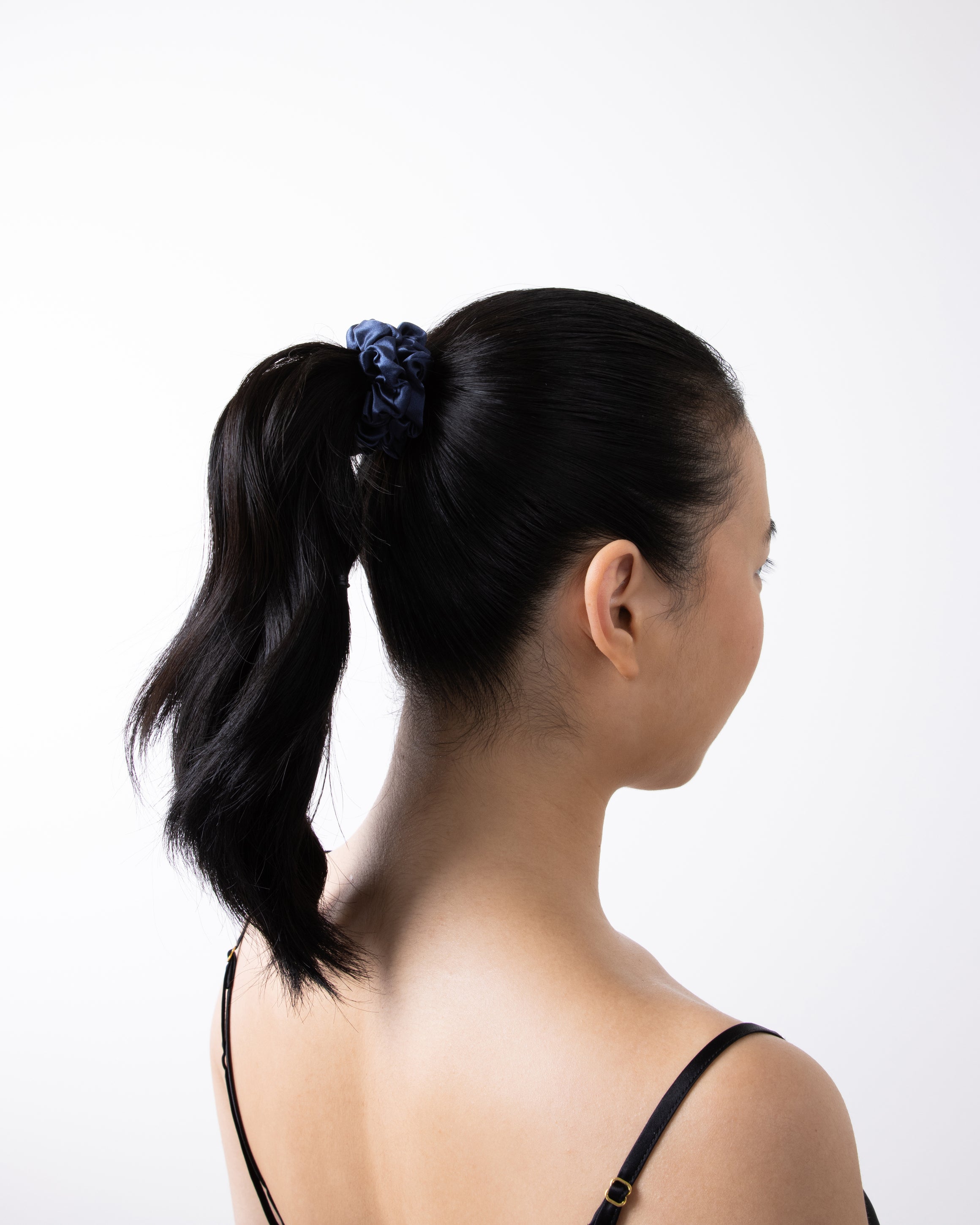 Souszy Silk Scrunchie Medium Set of 2 | Champagne / Navy