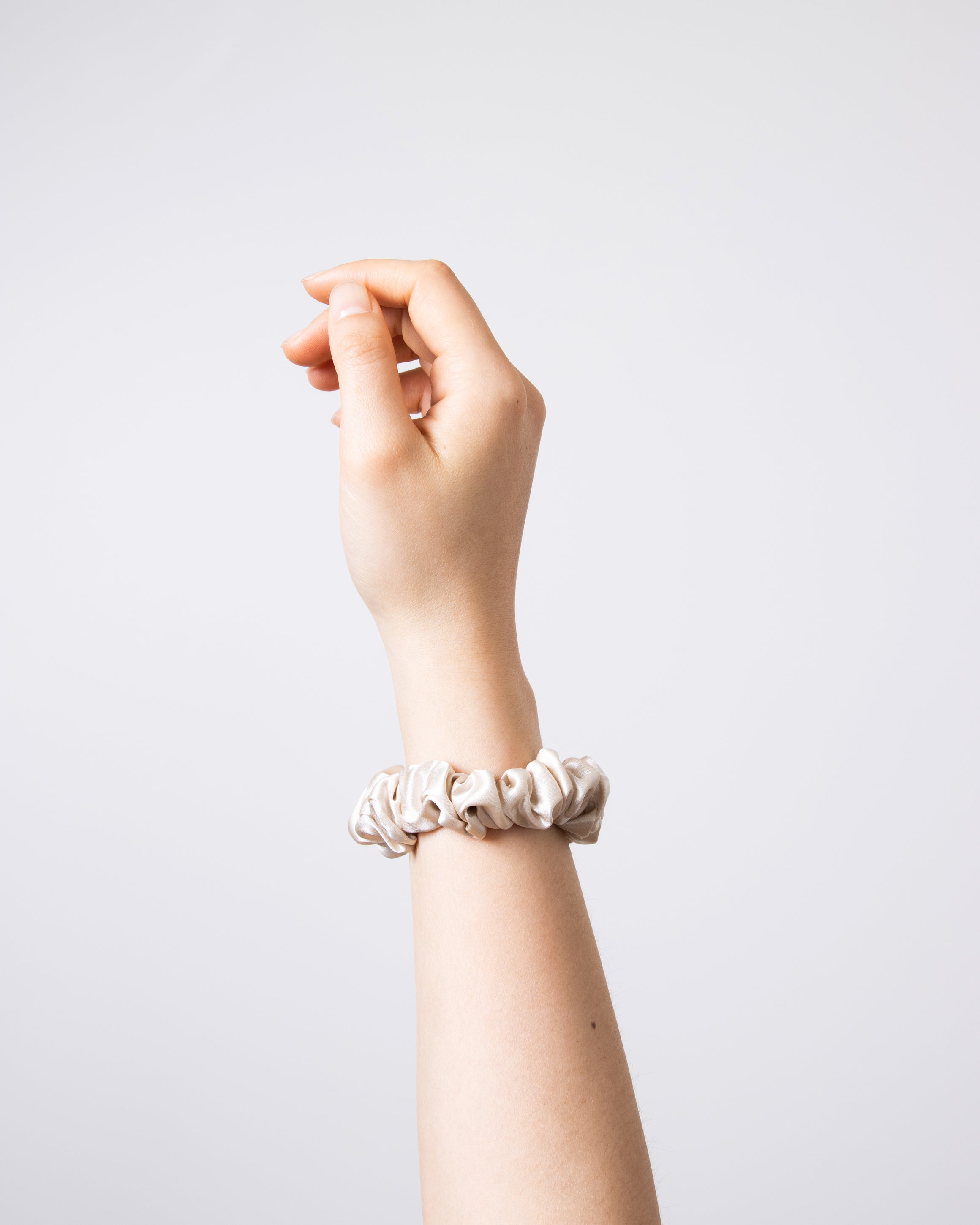 Souszy Silk Scrunchie Medium Set of 2 | Champagne