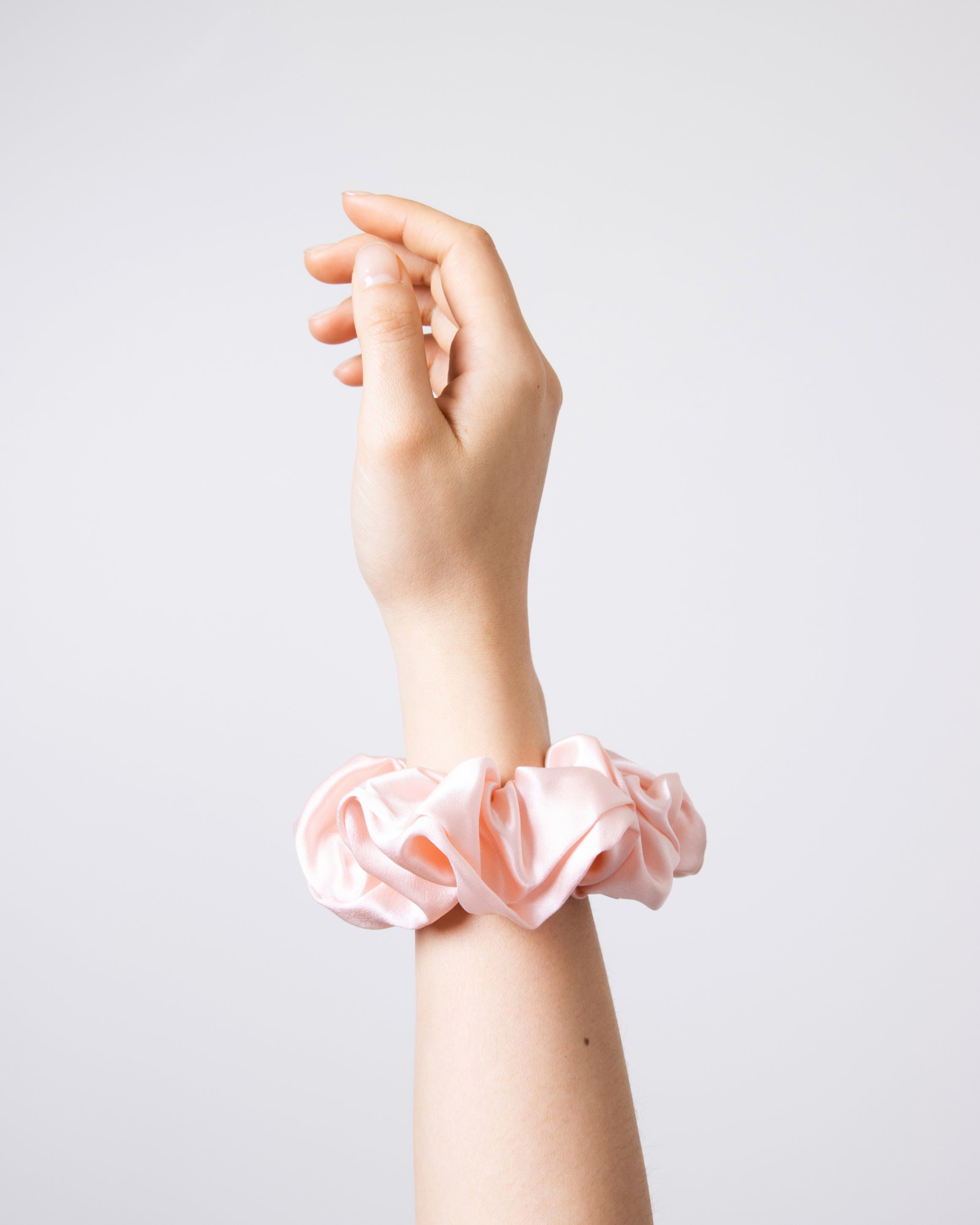 Souszy Silk Scrunchie Large | Soft Pink