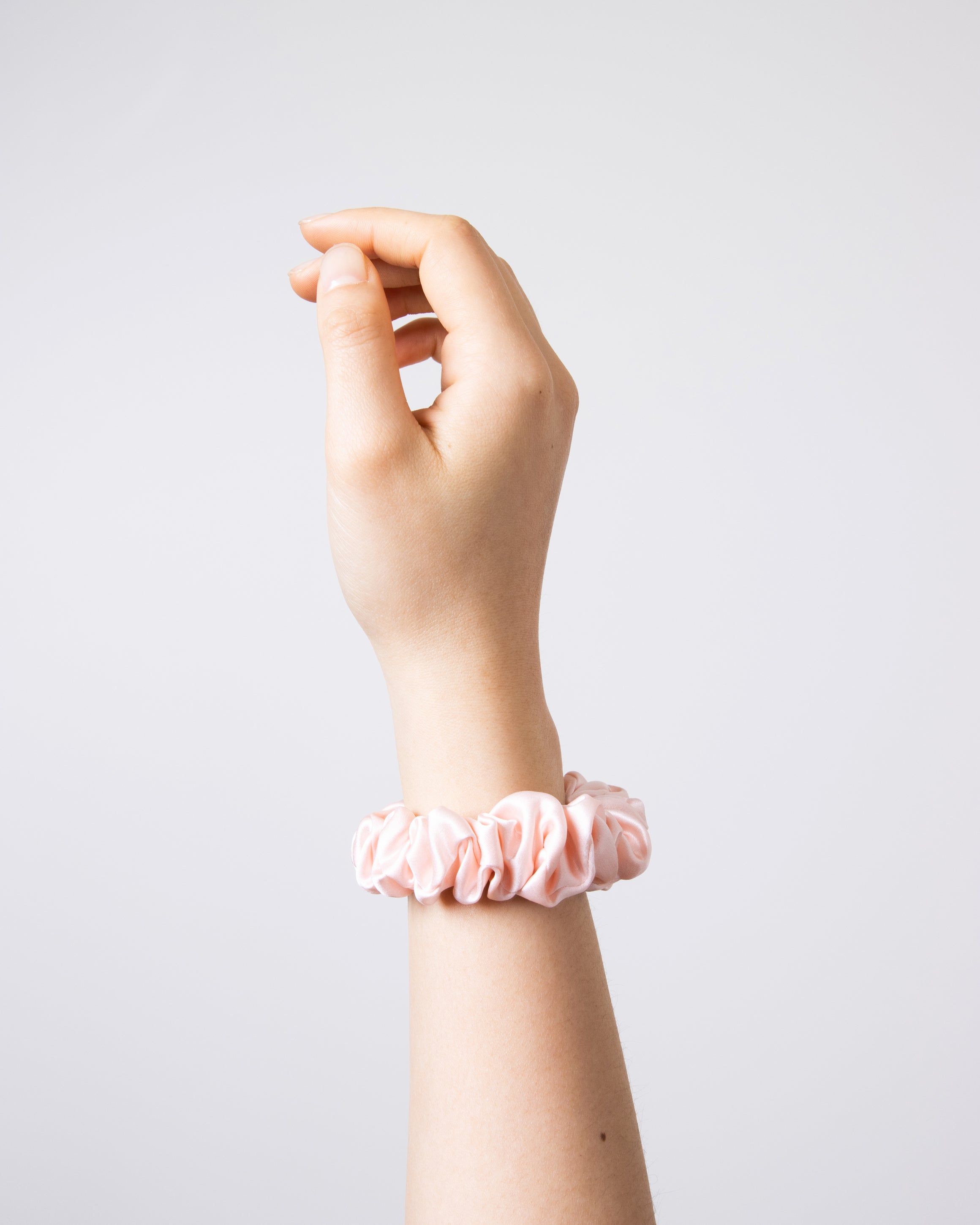 Souszy Silk Scrunchie Medium Set of 2 | Soft Pink