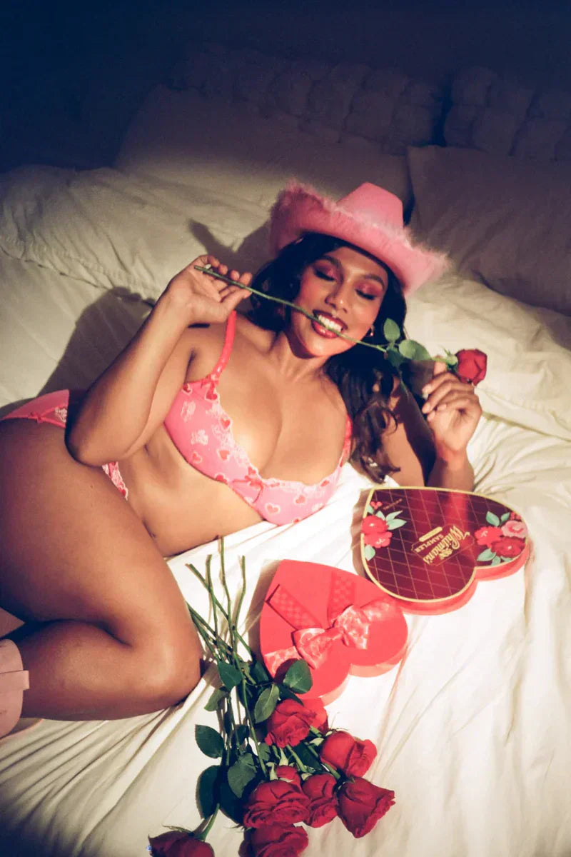 Pink Lingerie That Feels as Beautiful as It Looks: Discover Souszy’s Soft and Confident Styles