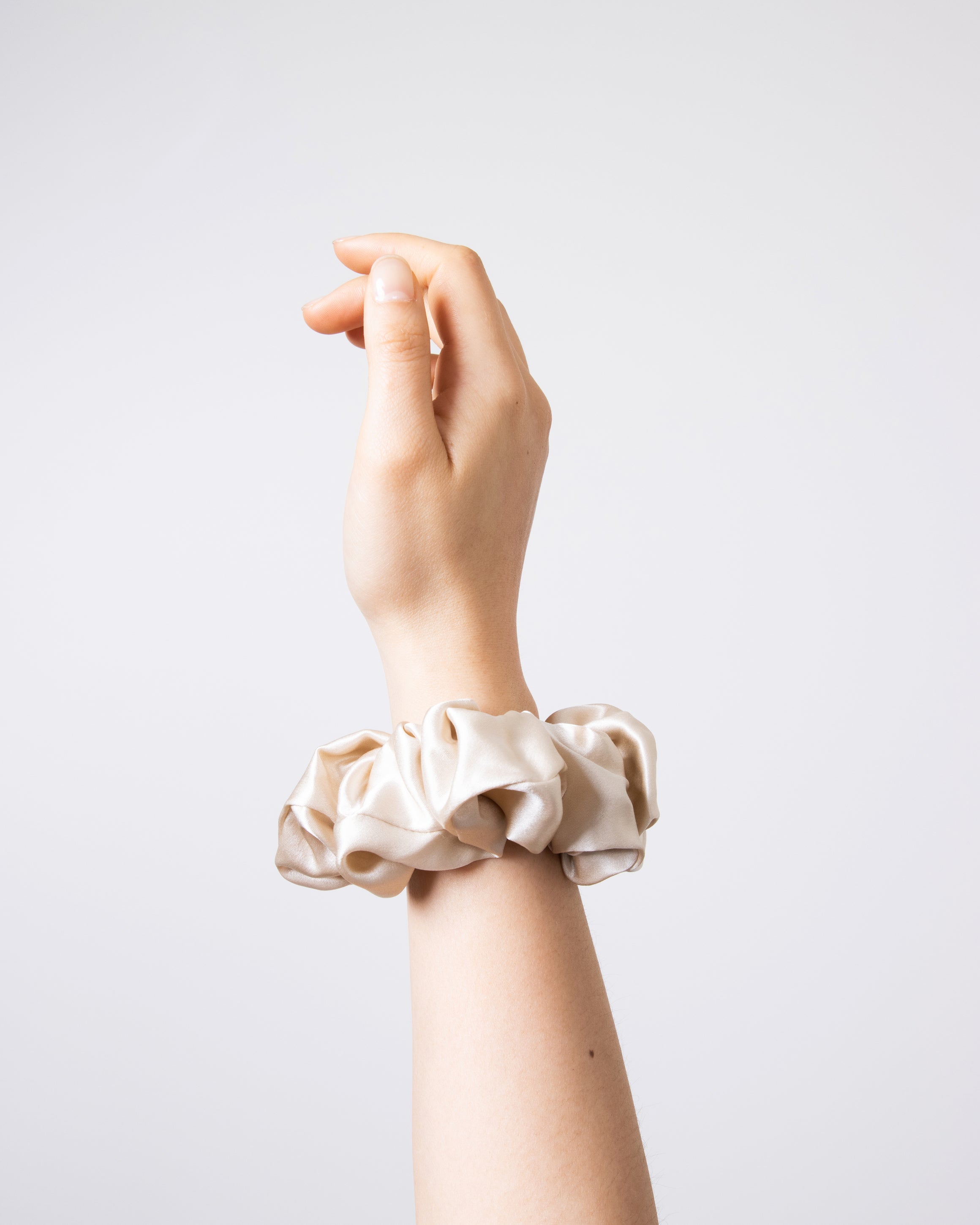 Souszy Silk Scrunchie Large | Champagne