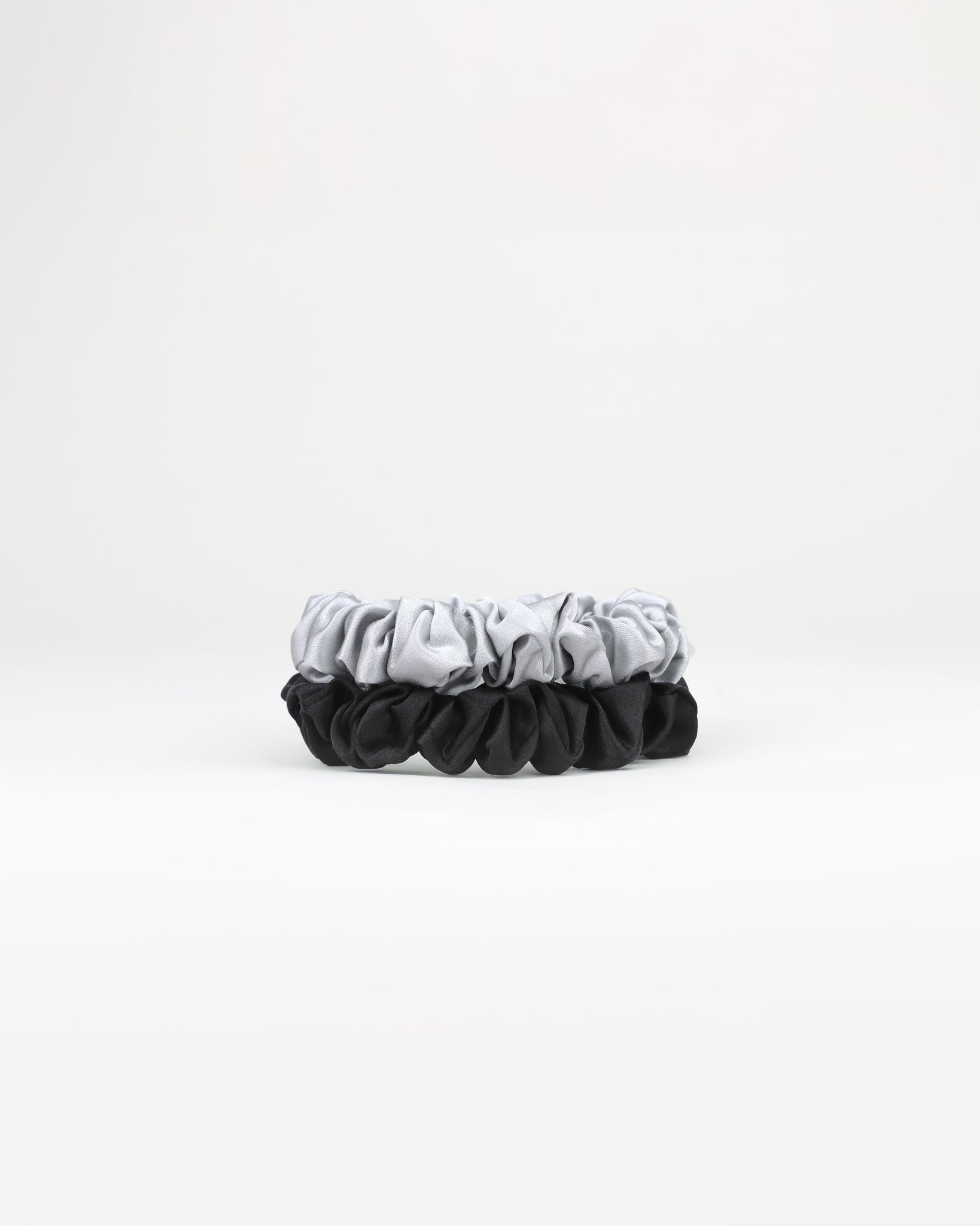 Souszy Silk Scrunchie Medium Set of 2 | Black / Silver