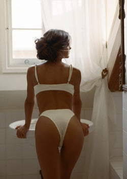 Estelle Cheeky | Dove