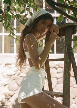 Darcy Short | Dove